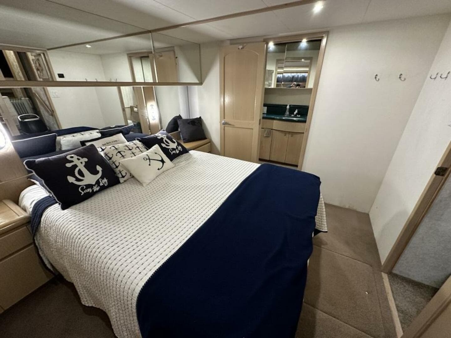 1993 West Bay Pilothouse — photo 38