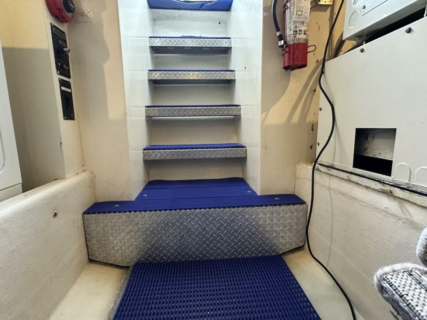 1993 West Bay Pilothouse — photo 46