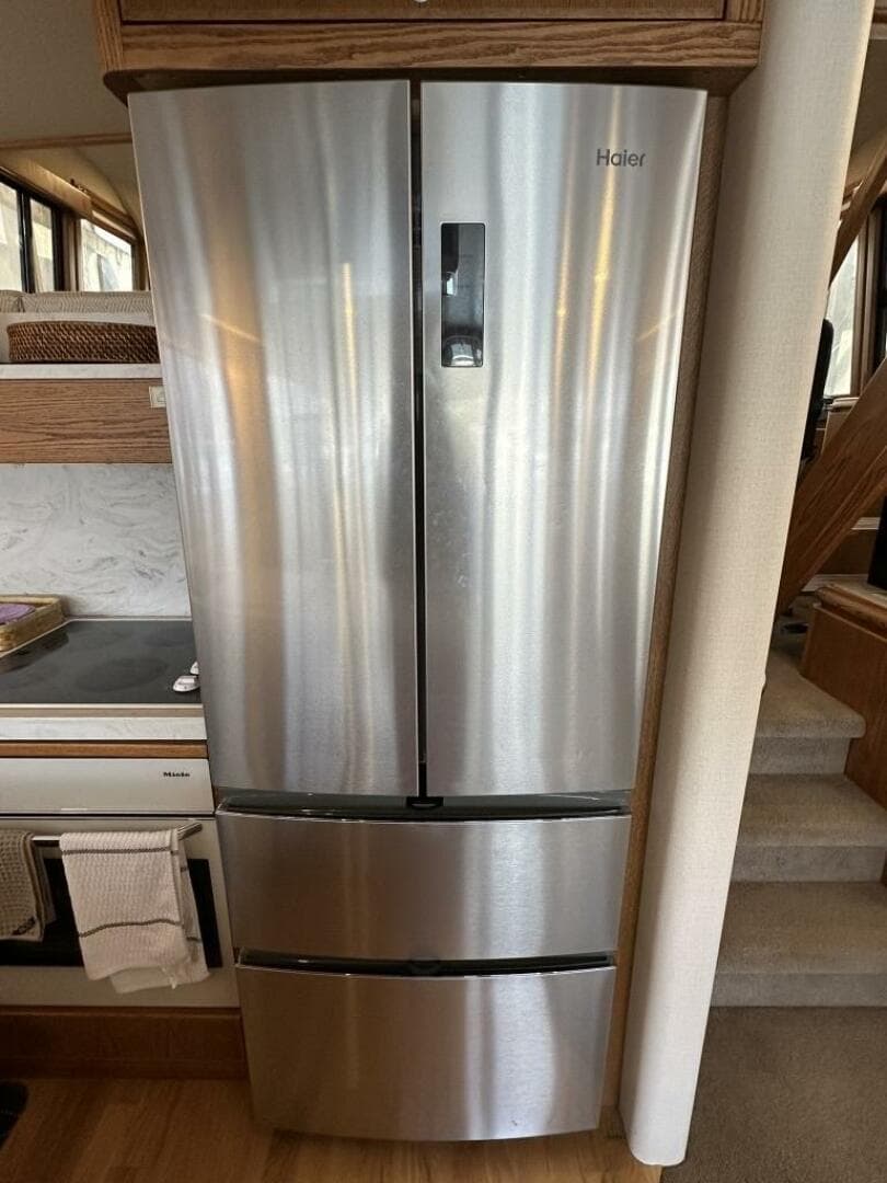 1993 West Bay Pilothouse — photo 33