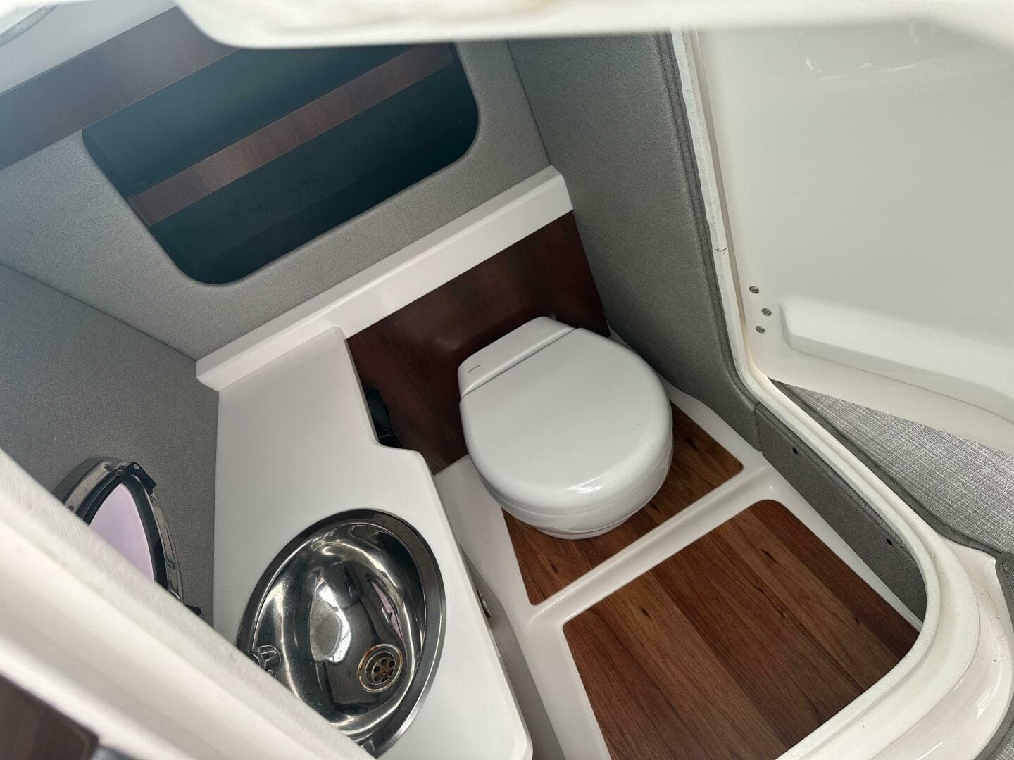 2019 Chaparral 297 Ssx — photo 23