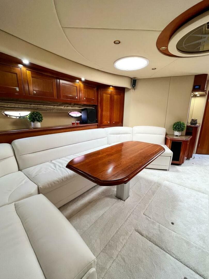 2011 Cruisers Yachts 560 Express — photo 8