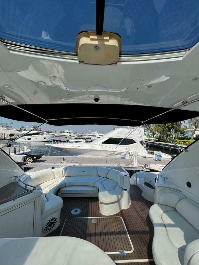 2011 Cruisers Yachts 560 Express — photo 4