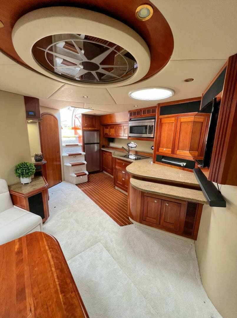 2011 Cruisers Yachts 560 Express — photo 7