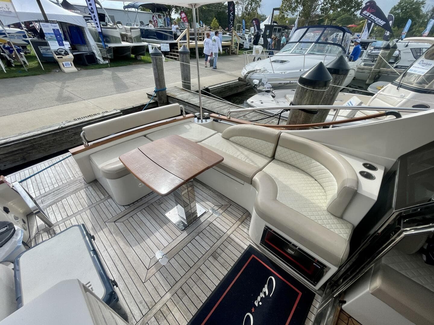 2017 Chris-Craft Commander 42 — photo 10