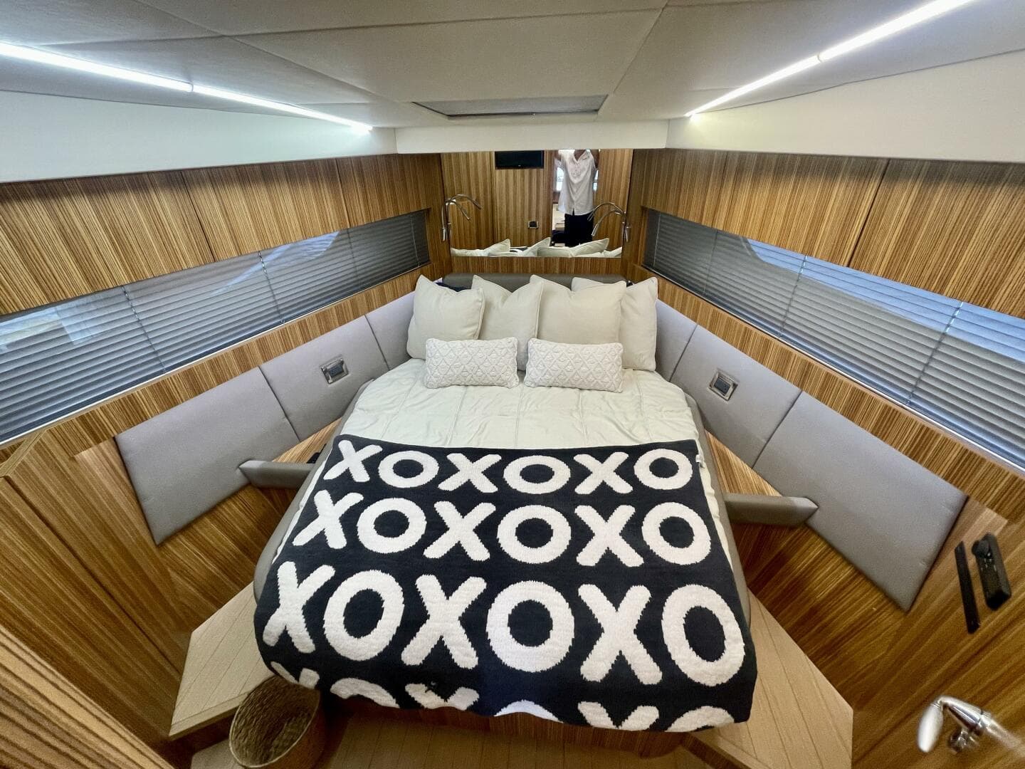 2017 Chris-Craft Commander 42 — photo 27