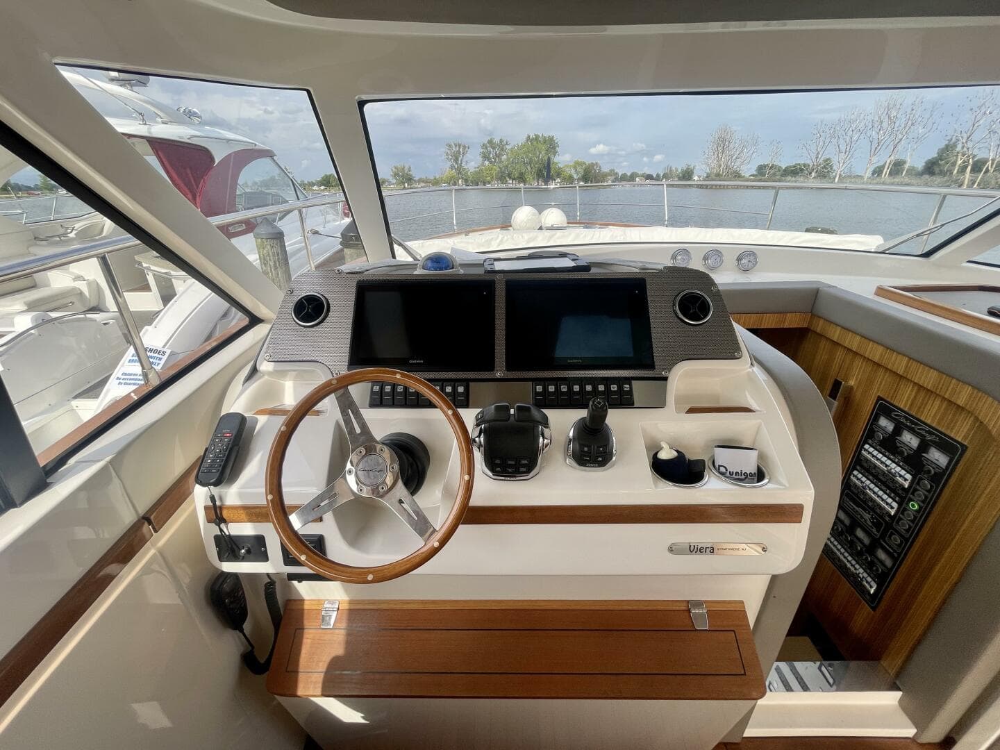 2017 Chris-Craft Commander 42 — photo 20