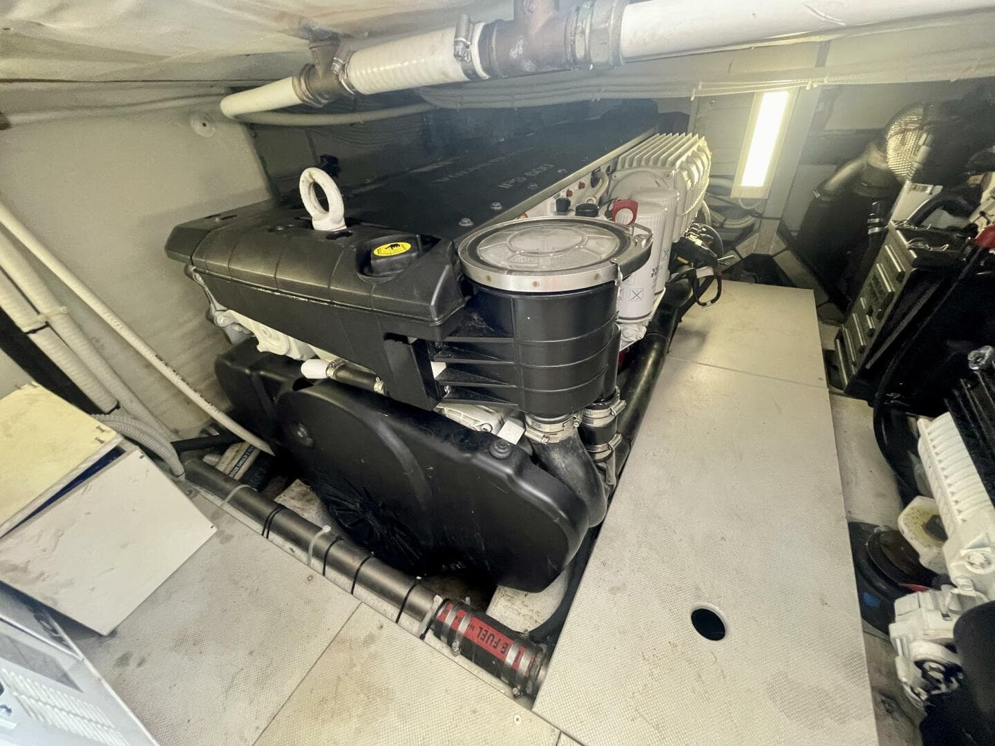 2017 Chris-Craft Commander 42 — photo 37