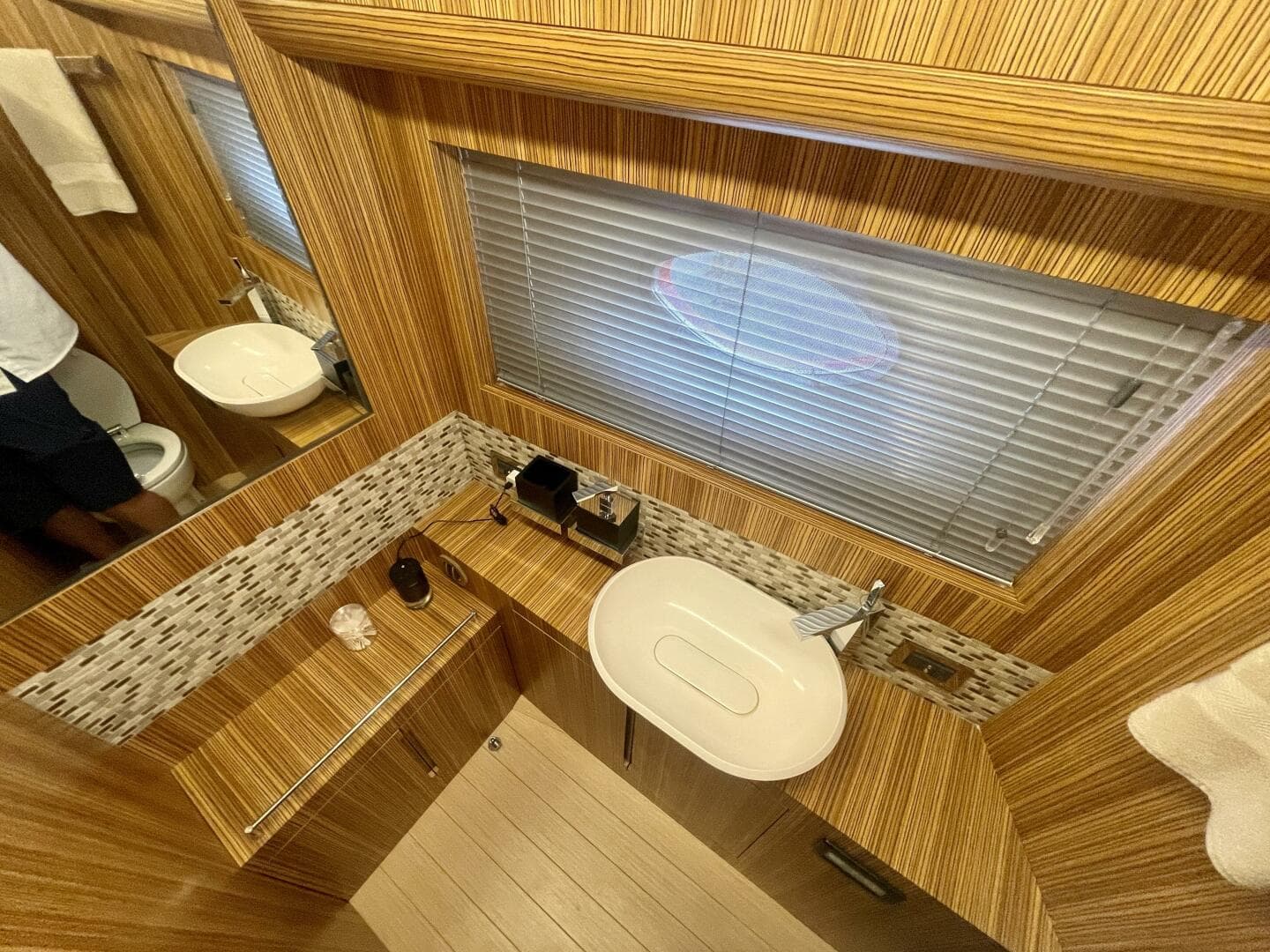 2017 Chris-Craft Commander 42 — photo 35