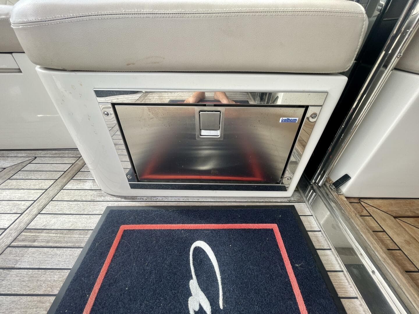 2017 Chris-Craft Commander 42 — photo 11