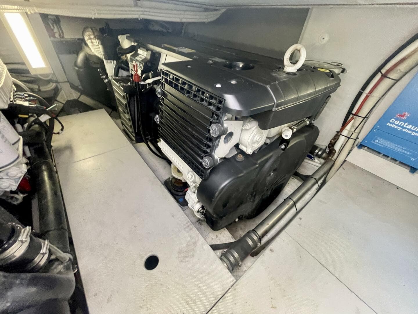 2017 Chris-Craft Commander 42 — photo 38