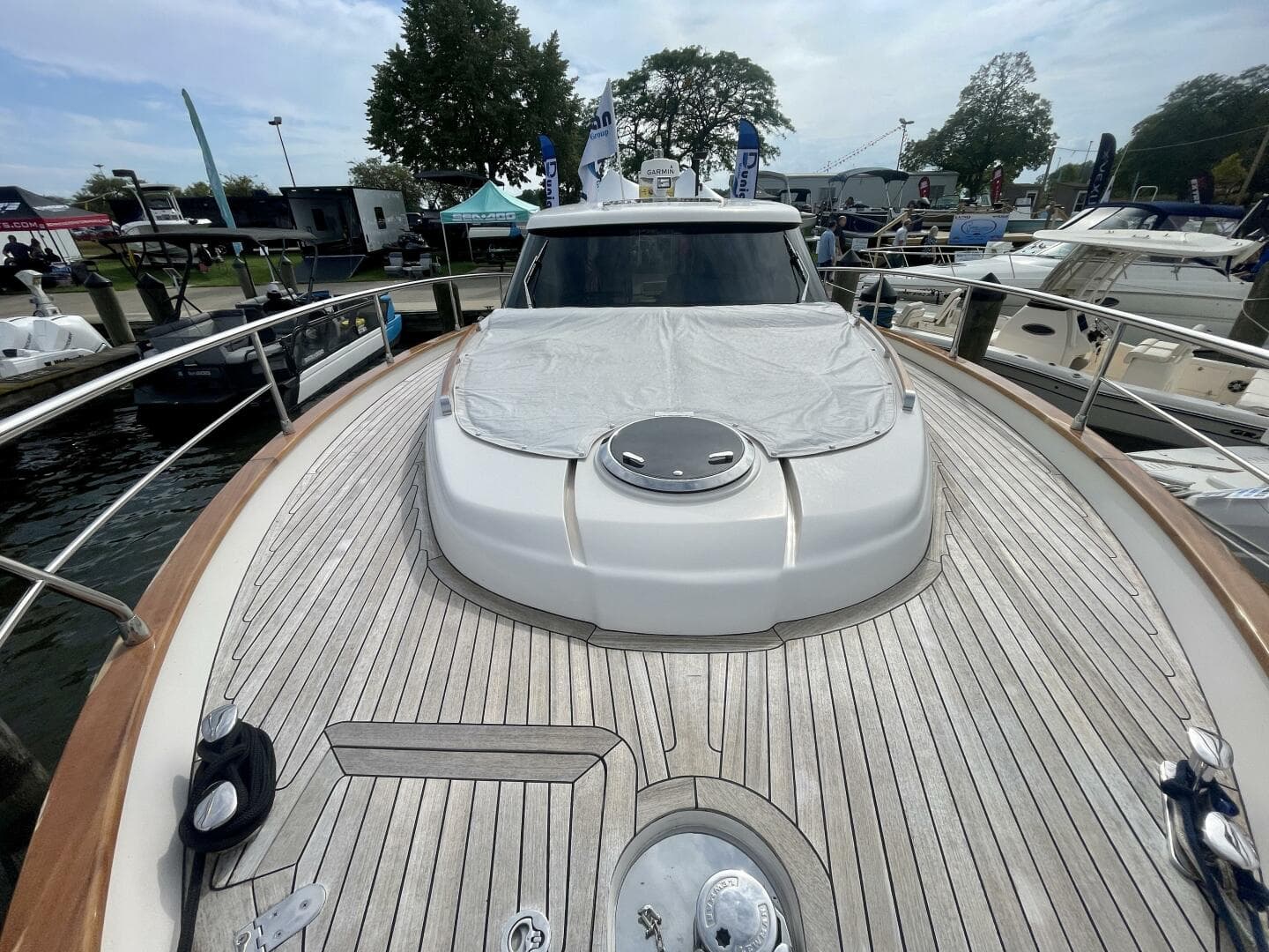 2017 Chris-Craft Commander 42 — photo 5