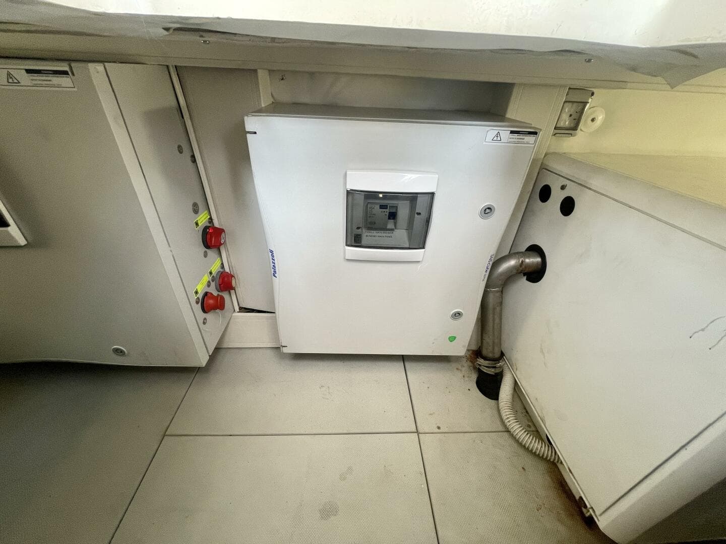 2017 Chris-Craft Commander 42 — photo 39