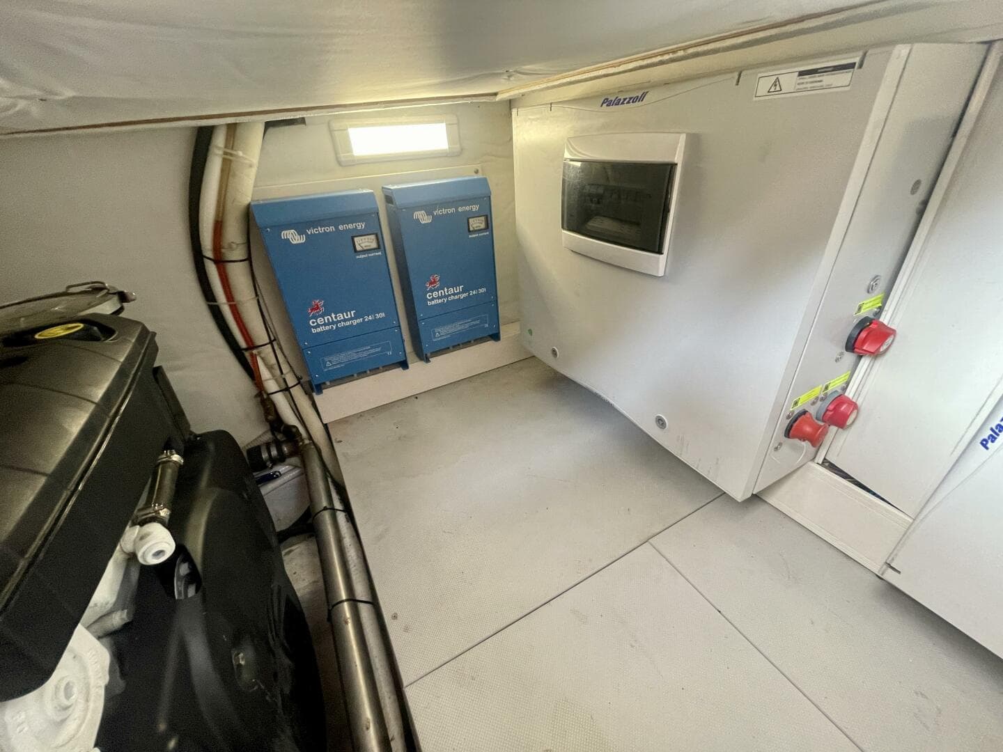 2017 Chris-Craft Commander 42 — photo 40