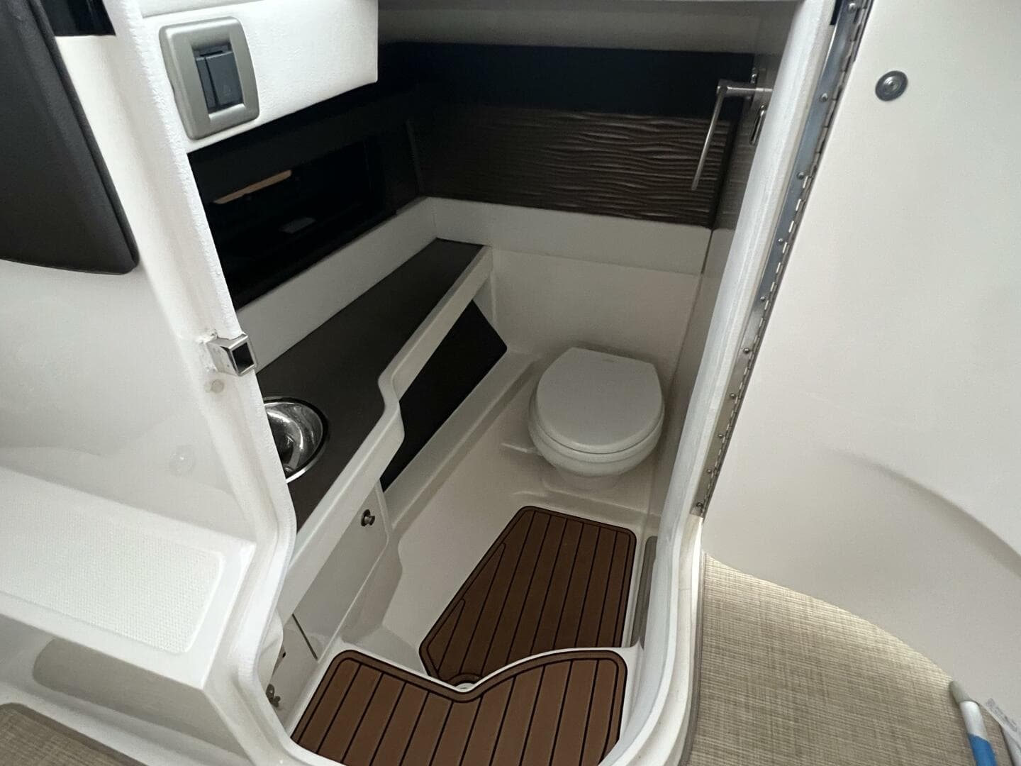 2018 Sea Ray 310 Slx — photo 13