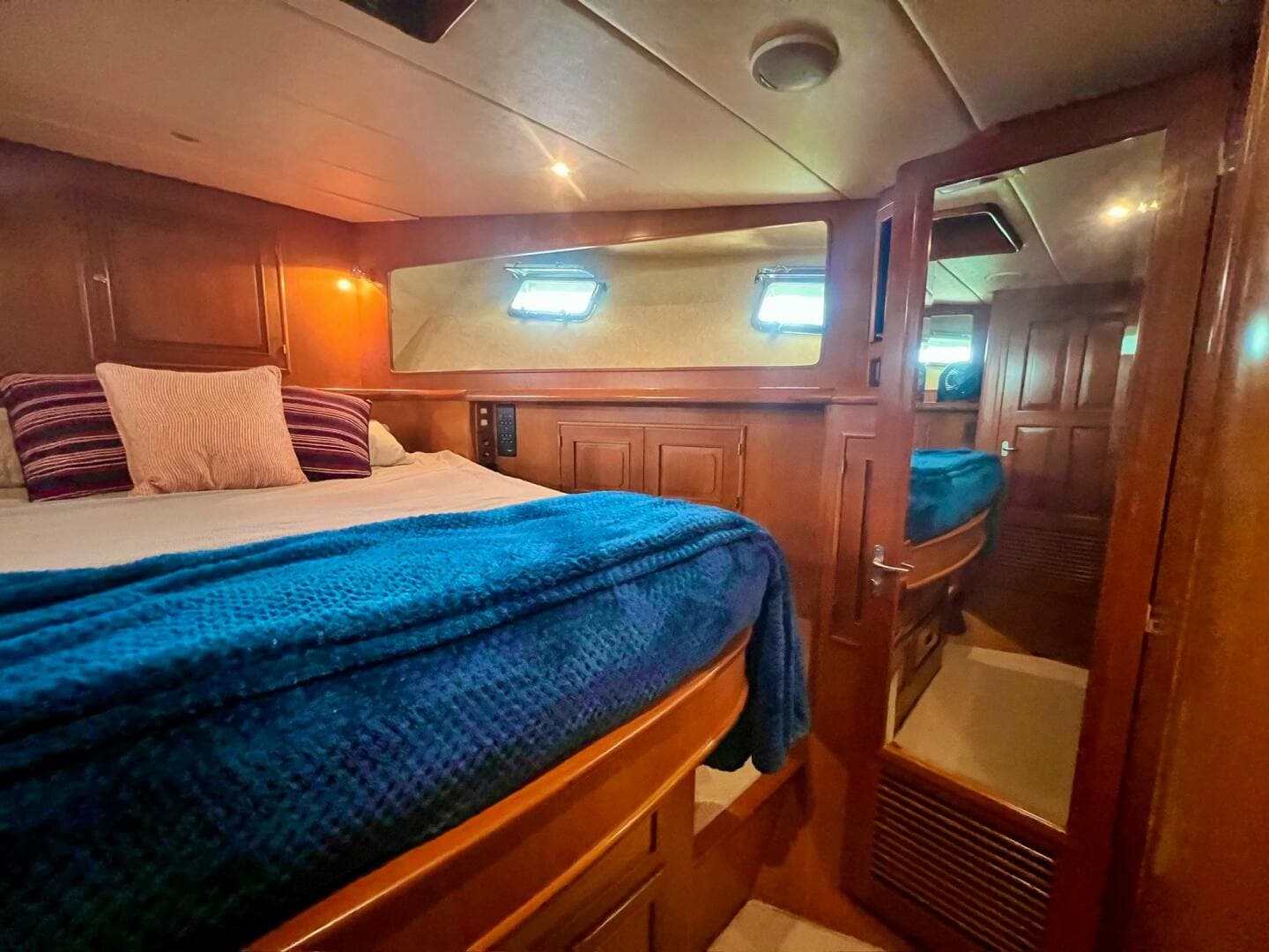 2000 Grand Alaskan 60 Pilothouse — photo 9