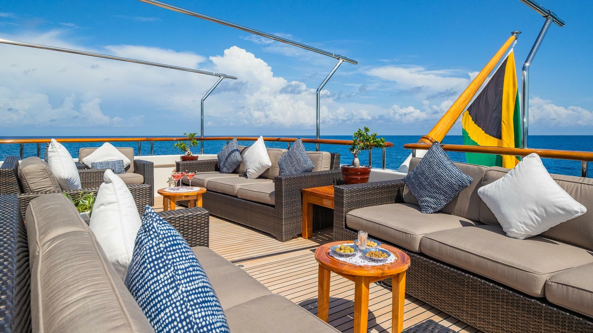 2004 Amels — photo 27