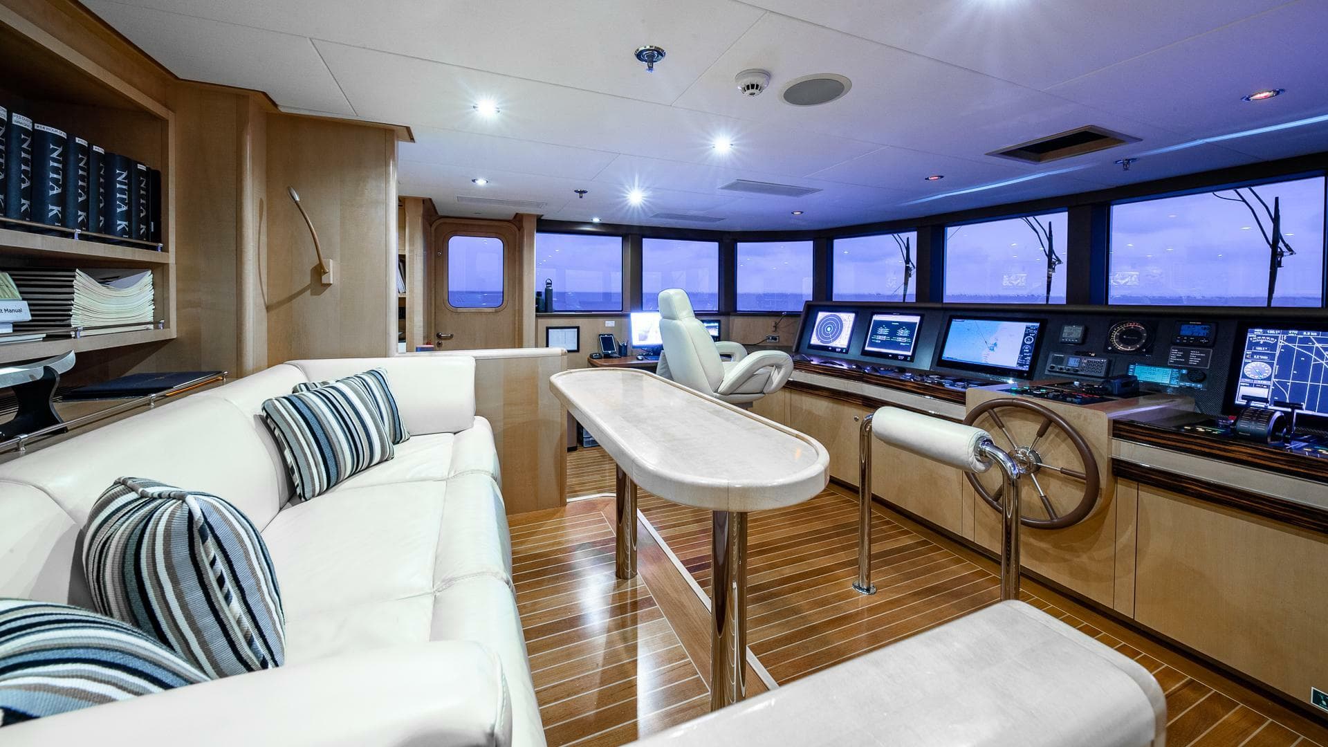 2004 Amels — photo 20