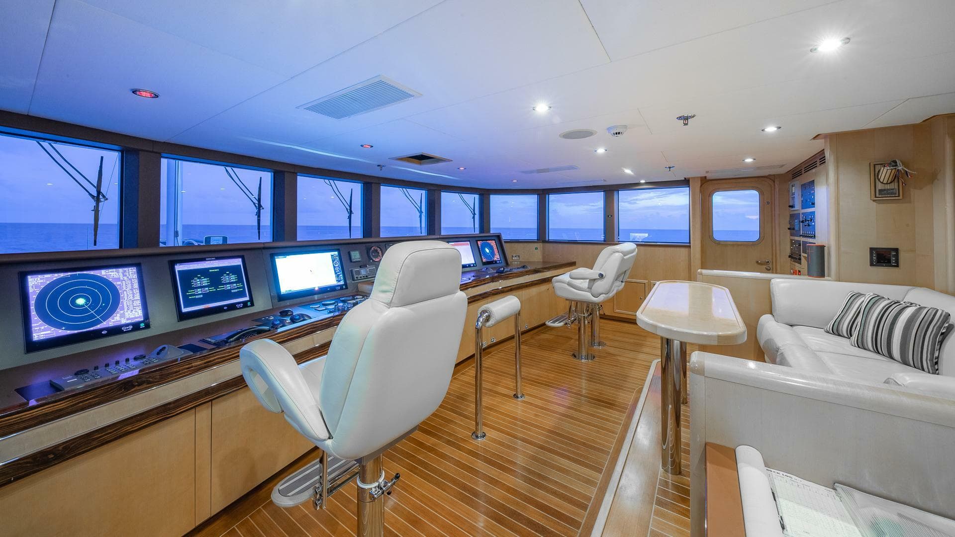 2004 Amels — photo 21