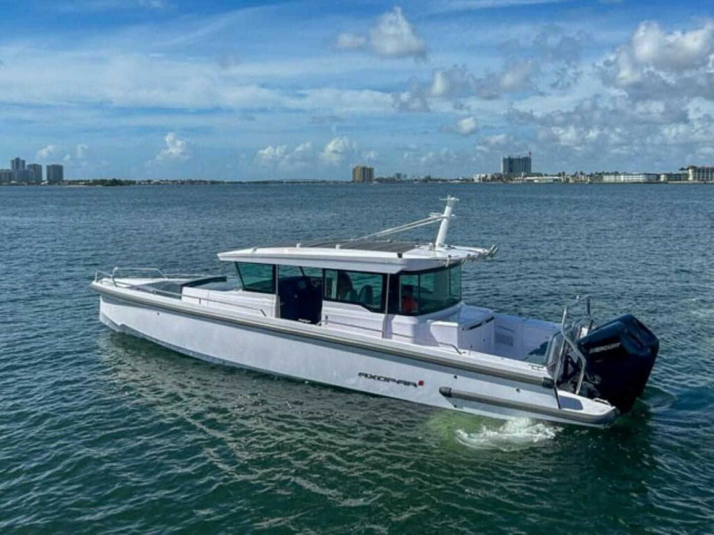 2024 Axopar 37 XC Cross Cabin — photo 4