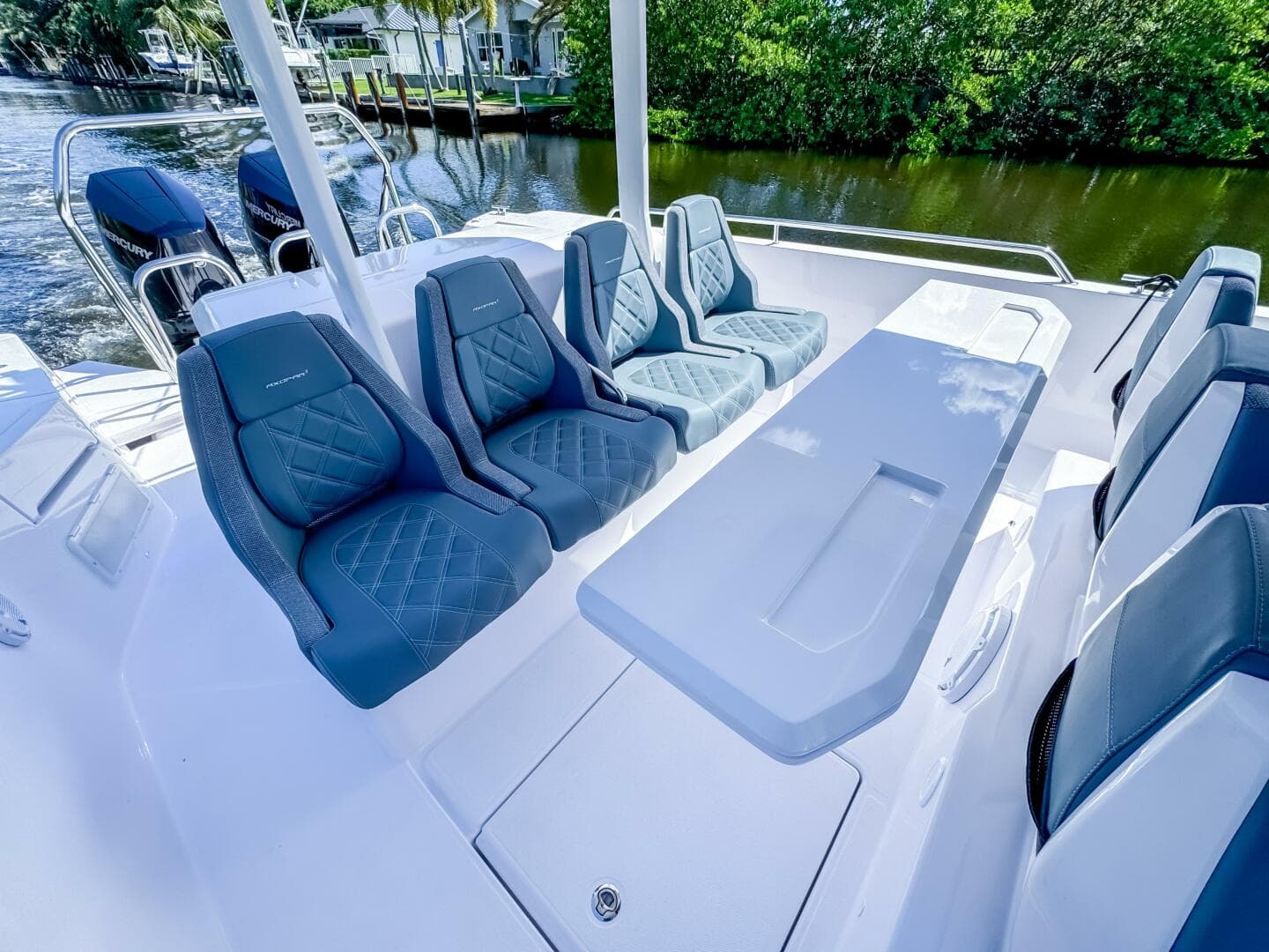 2024 Axopar 37 Sun Top — photo 17