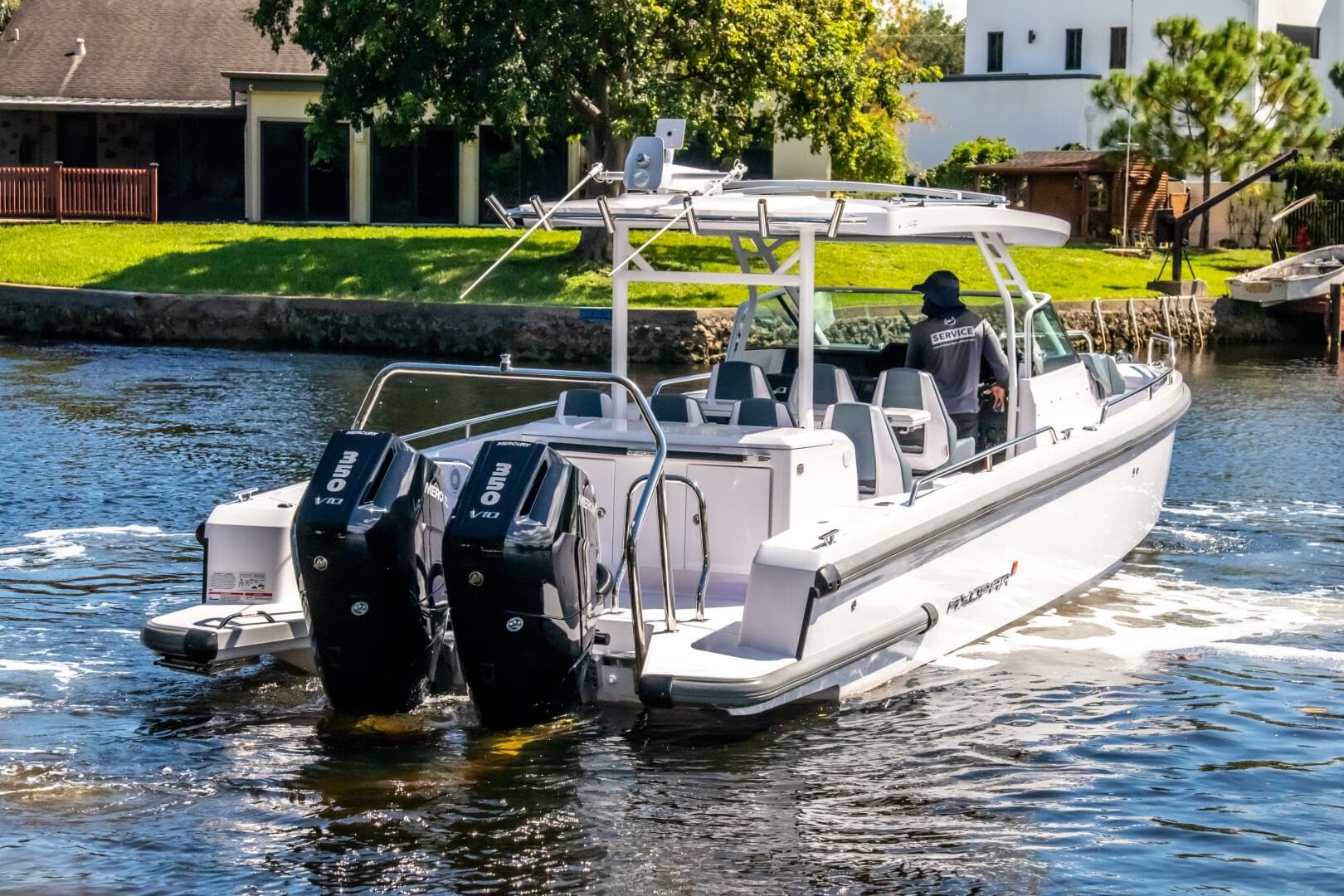 2024 Axopar 37 Sun Top — photo 34