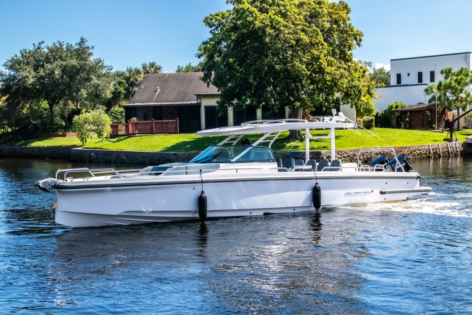 2024 Axopar 37 Sun Top — photo 3