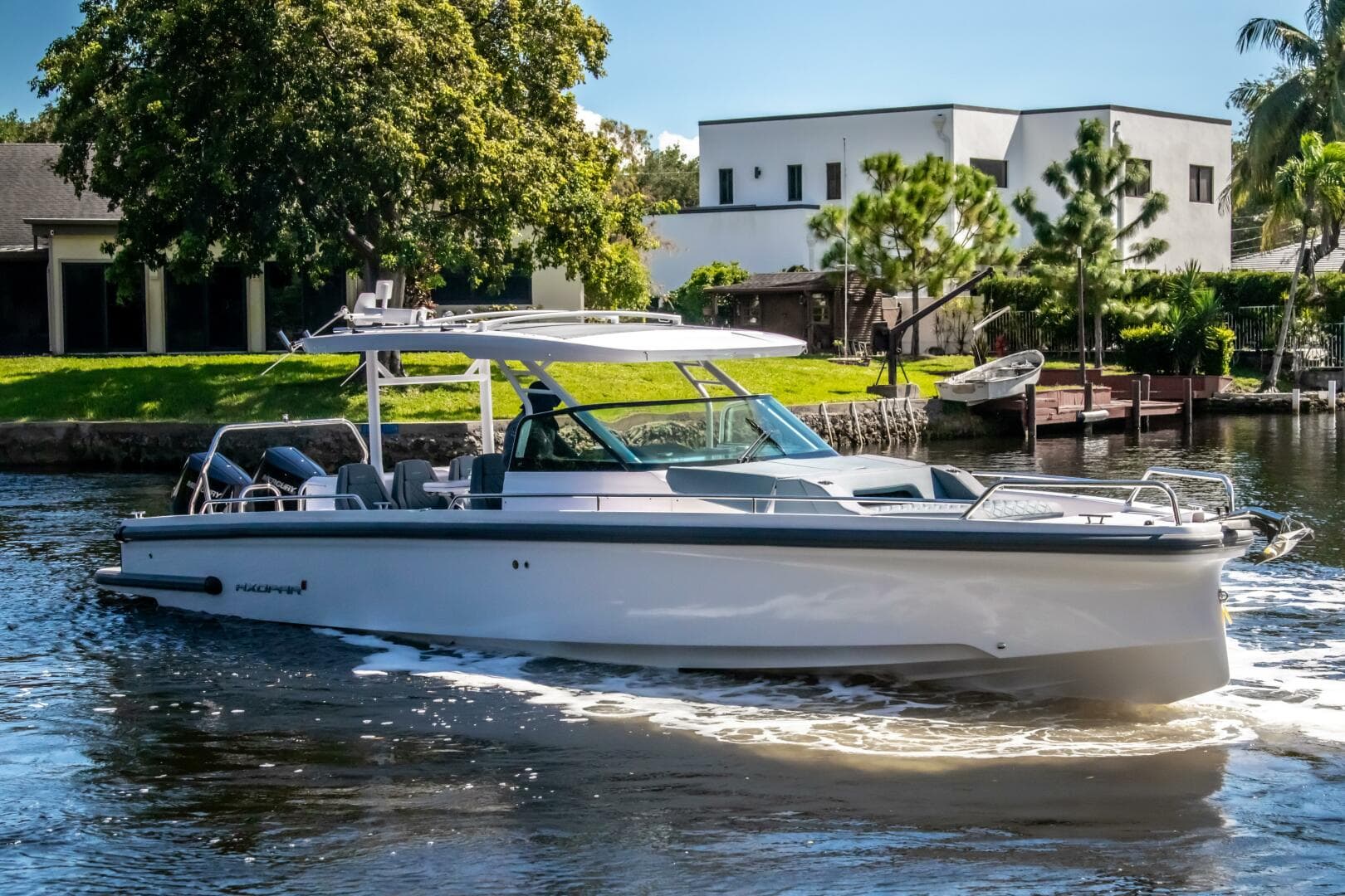 2024 Axopar 37 Sun Top — photo 1