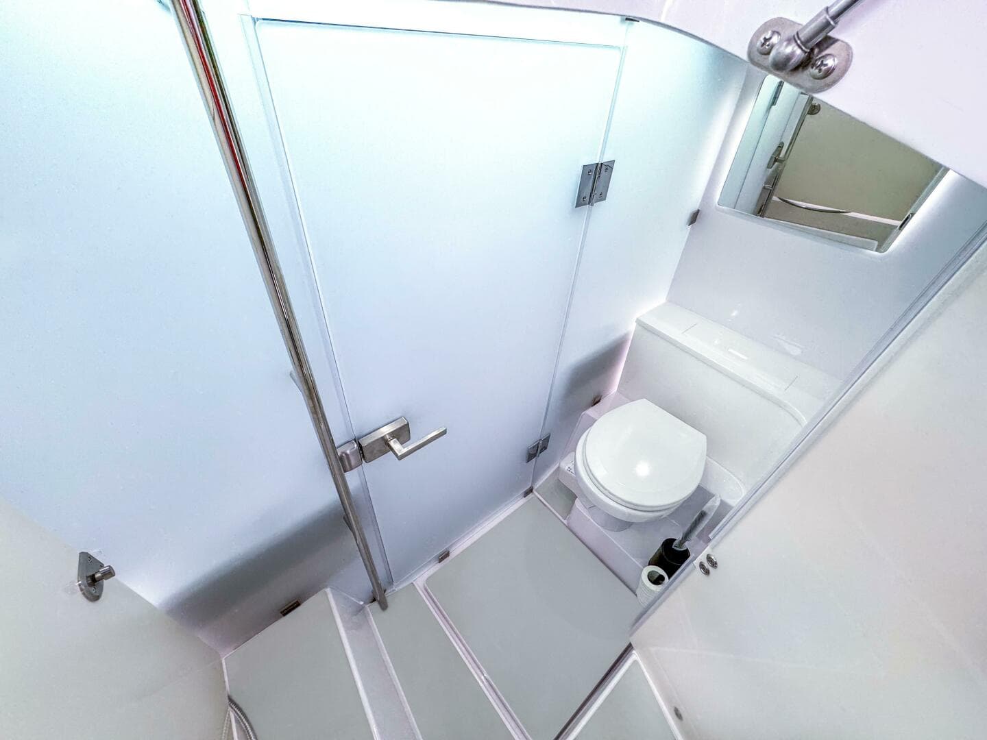 2024 Axopar 37 Sun Top — photo 21