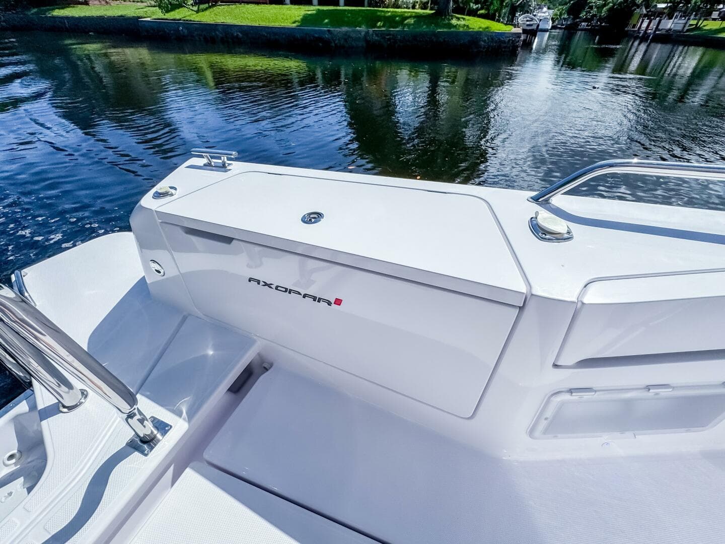 2024 Axopar 37 Sun Top — photo 11