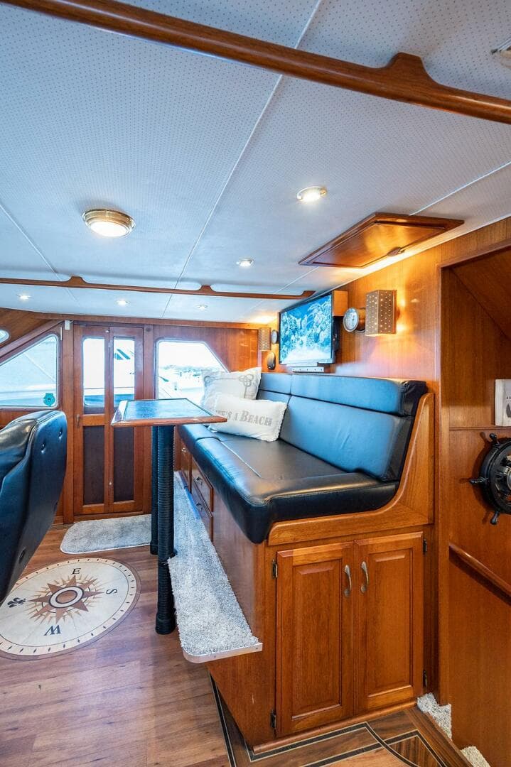 1986 Tollycraft Pilothouse — photo 25