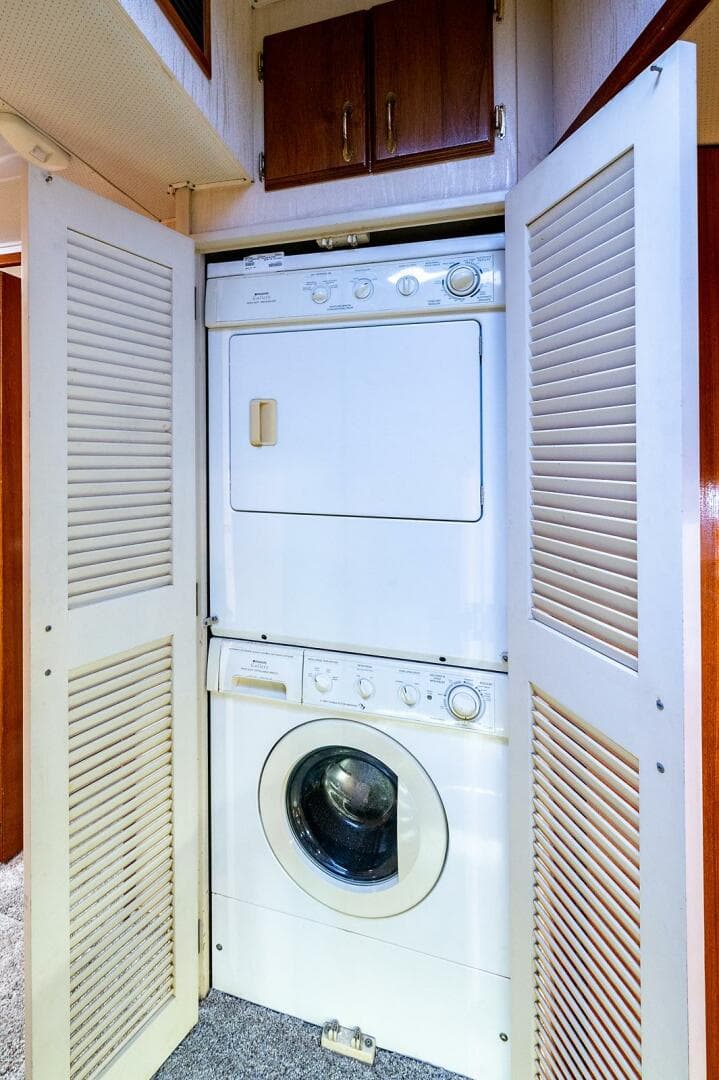 1986 Tollycraft Pilothouse — photo 40