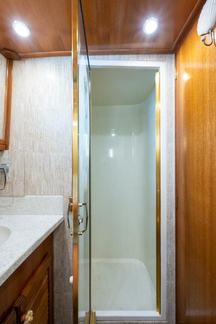 1986 Tollycraft Pilothouse — photo 34