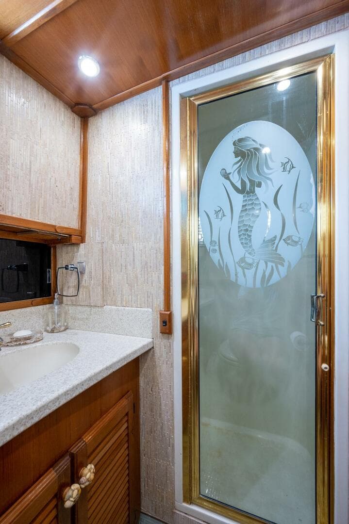 1986 Tollycraft Pilothouse — photo 35