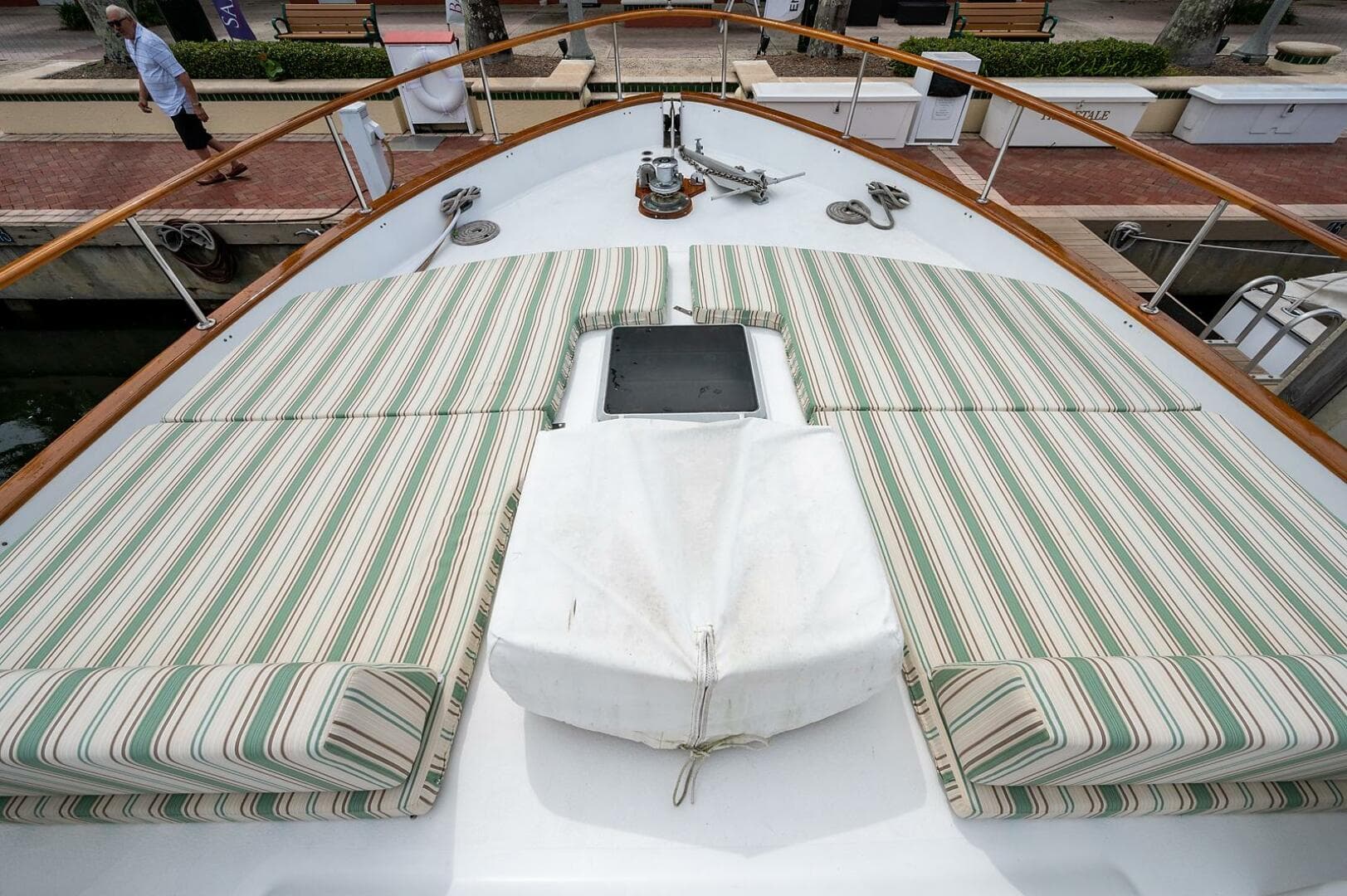 1986 Tollycraft Pilothouse — photo 9