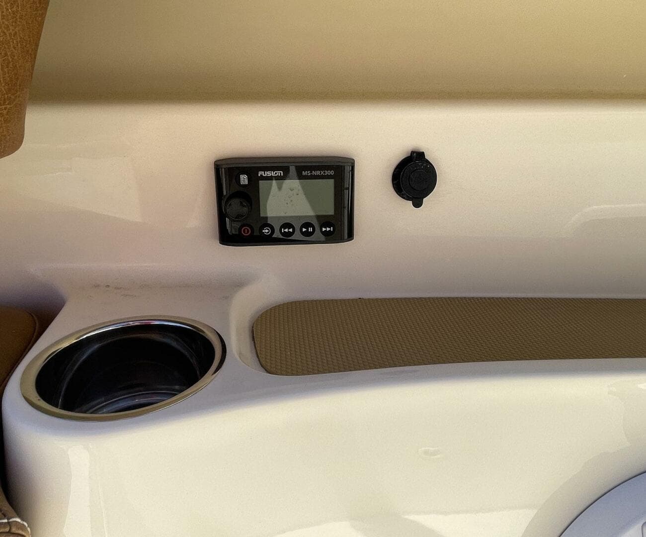 2019 Scout 380 LXF — photo 7