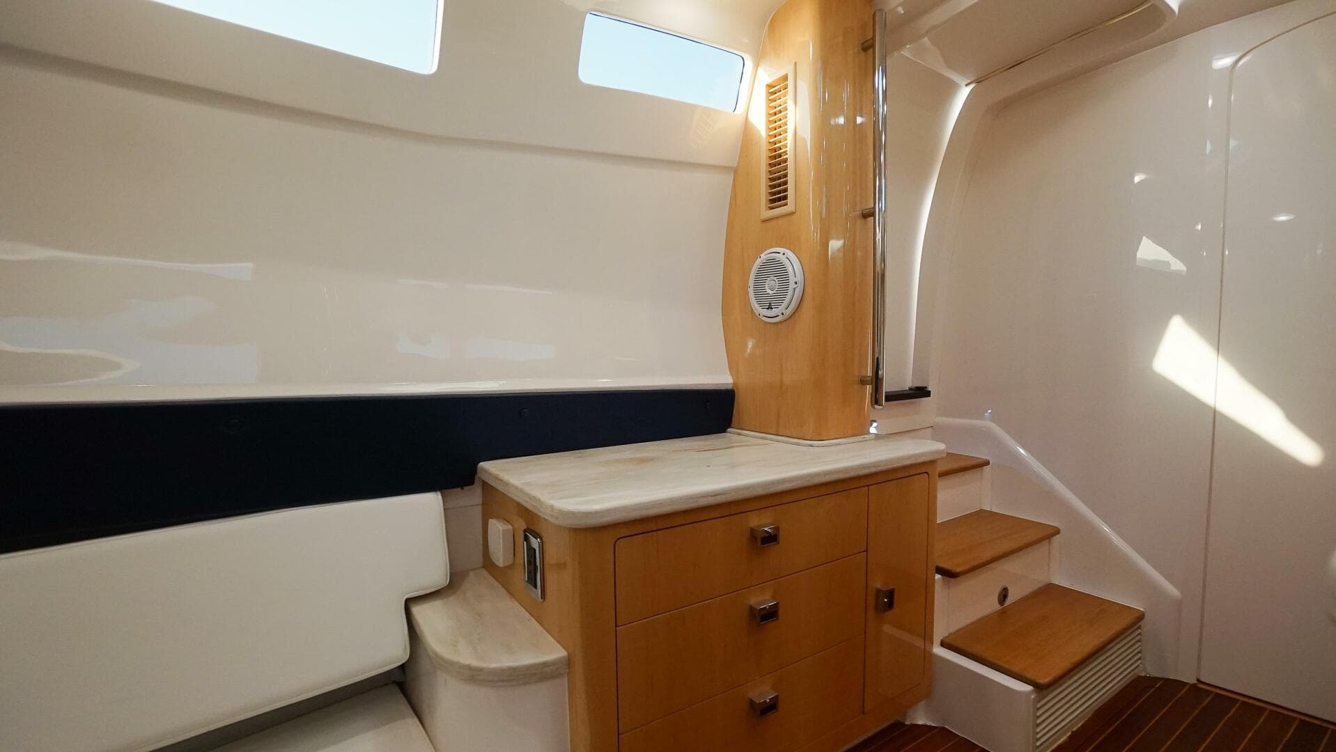 2016 Intrepid 47’ Intrepid, — photo 27