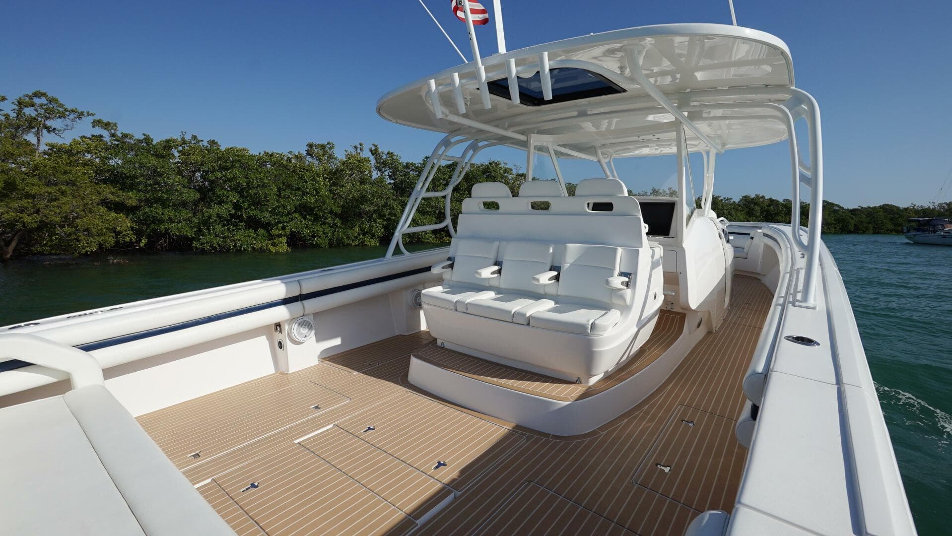 2016 Intrepid 47’ Intrepid, — photo 9