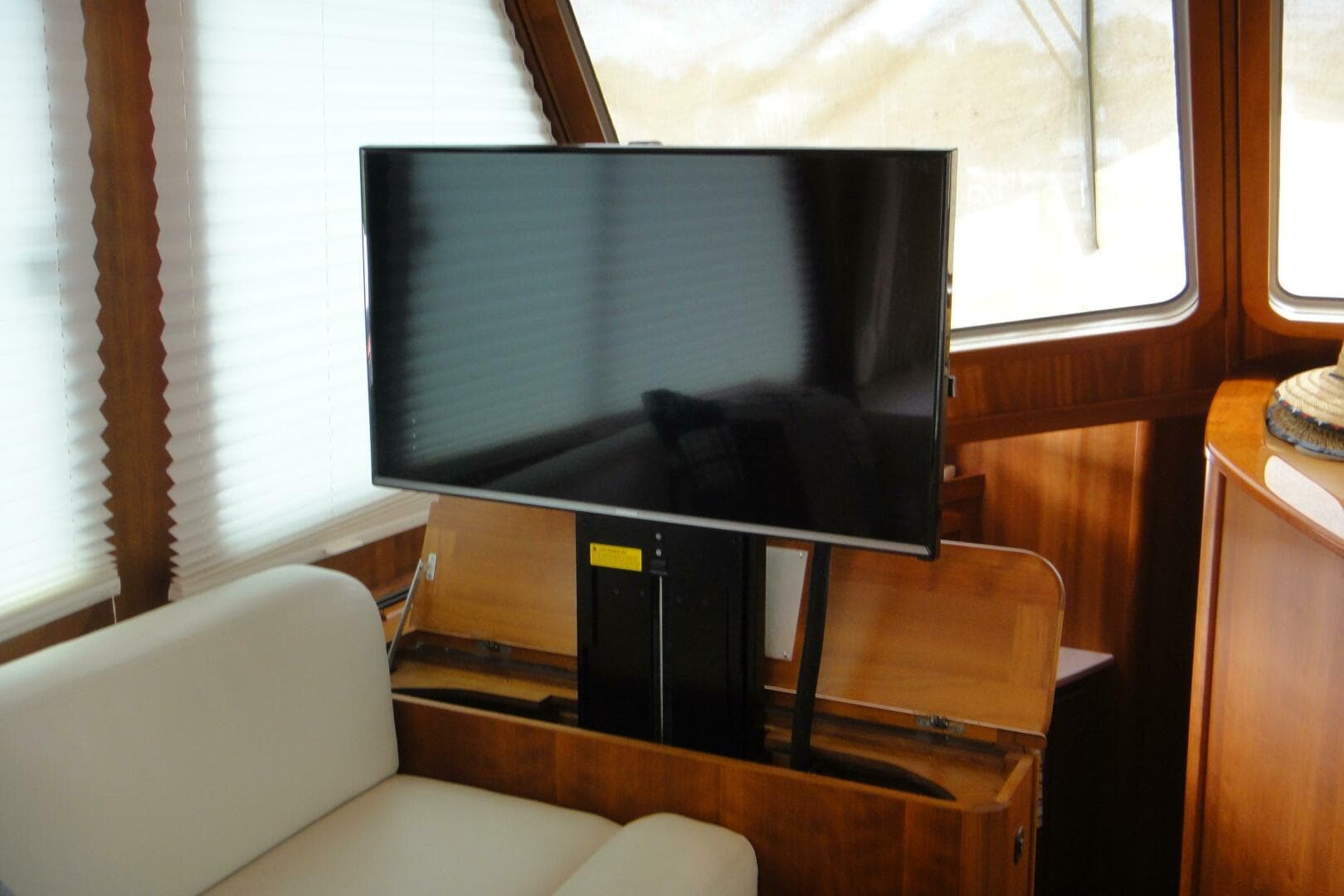 2018 Sabre 48 Salon Express — photo 8