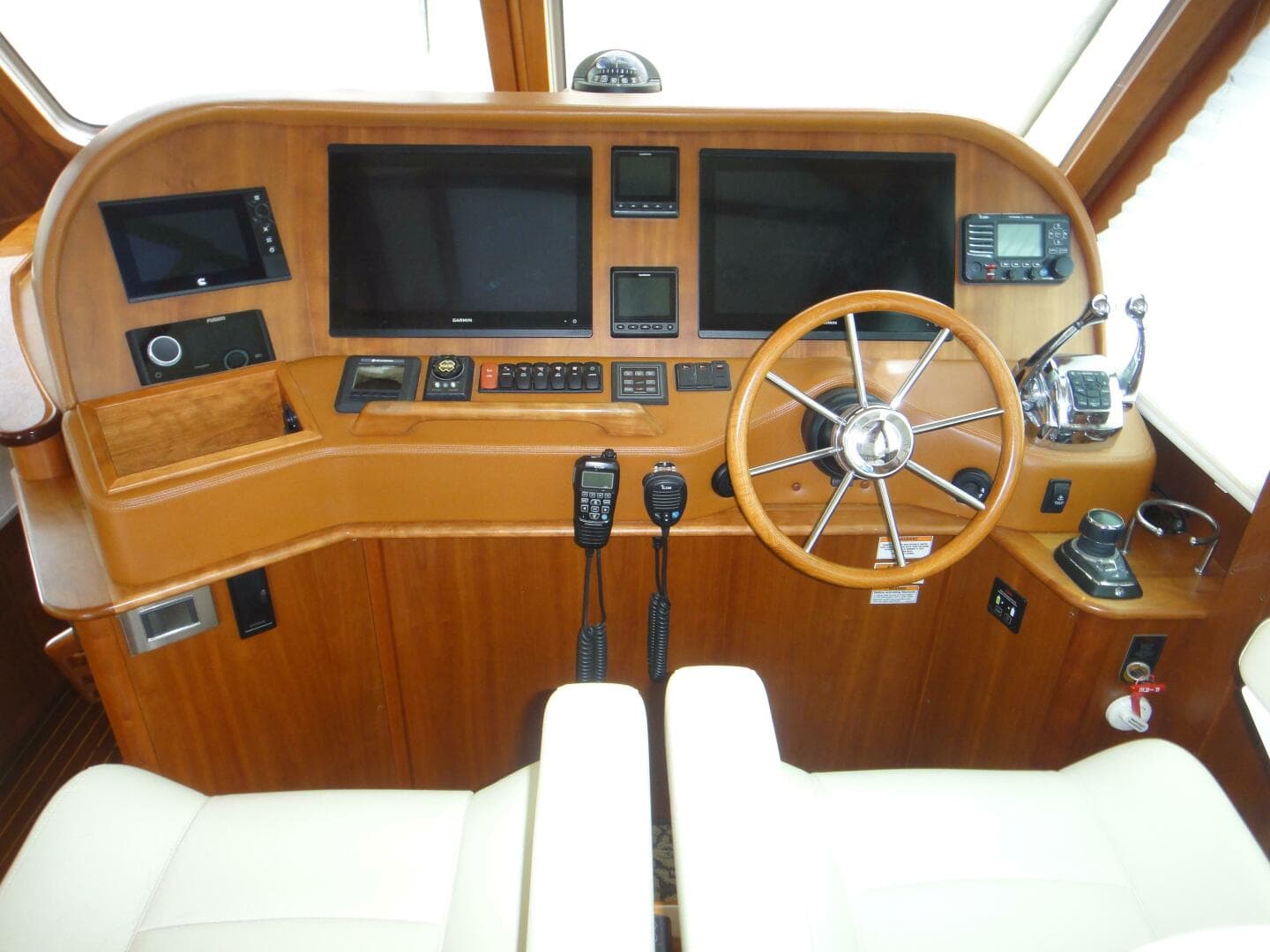 2018 Sabre 48 Salon Express — photo 11