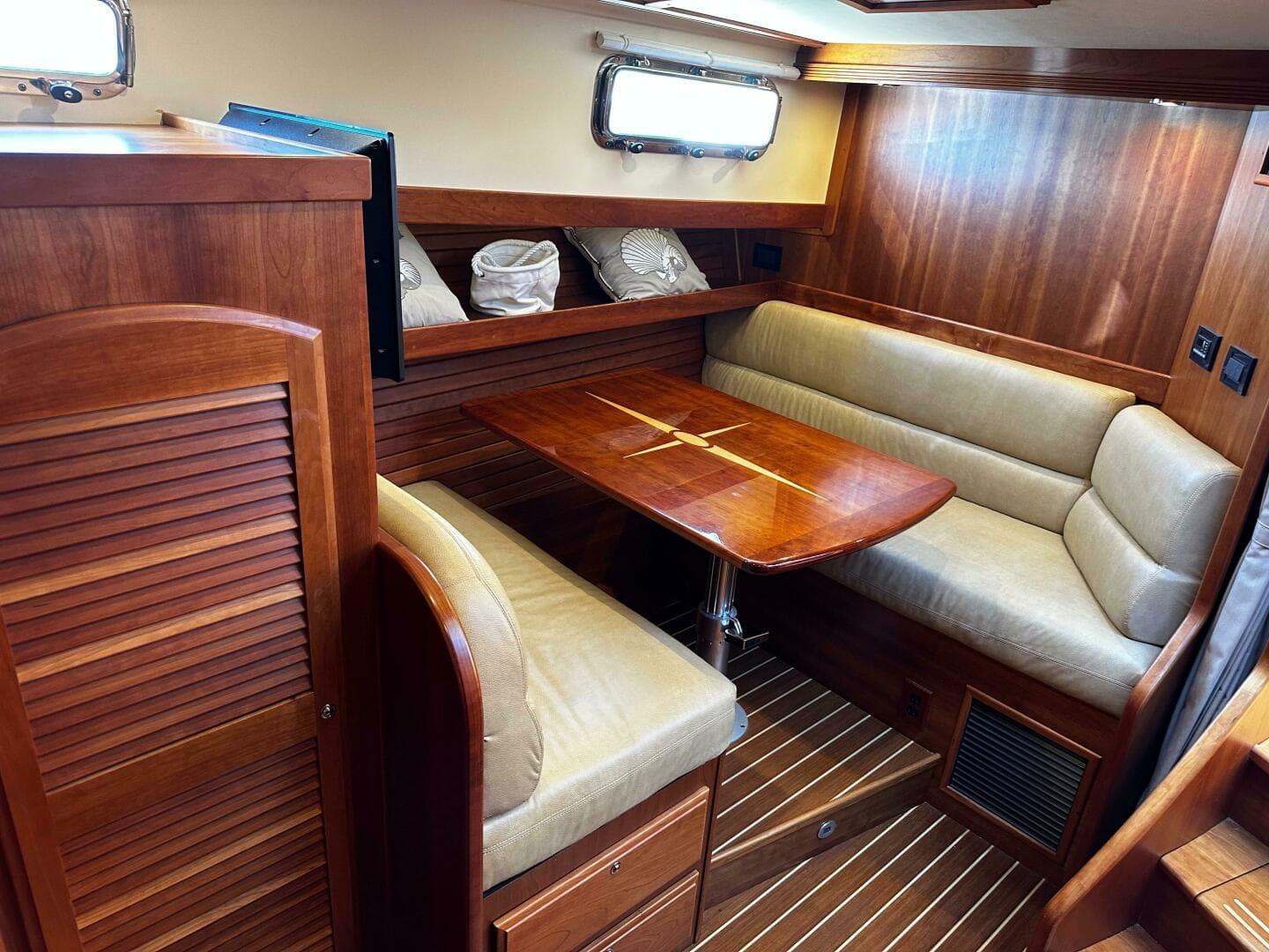 2014 Sabre 42 Salon Express — photo 28