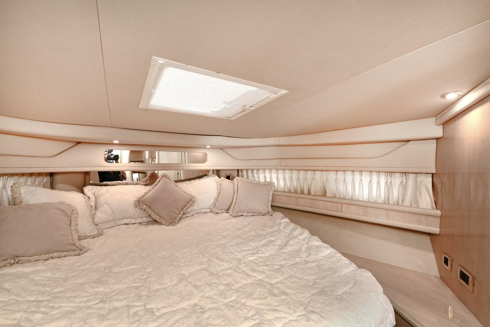 2000 Sea Ray 460 Sundancer — photo 39