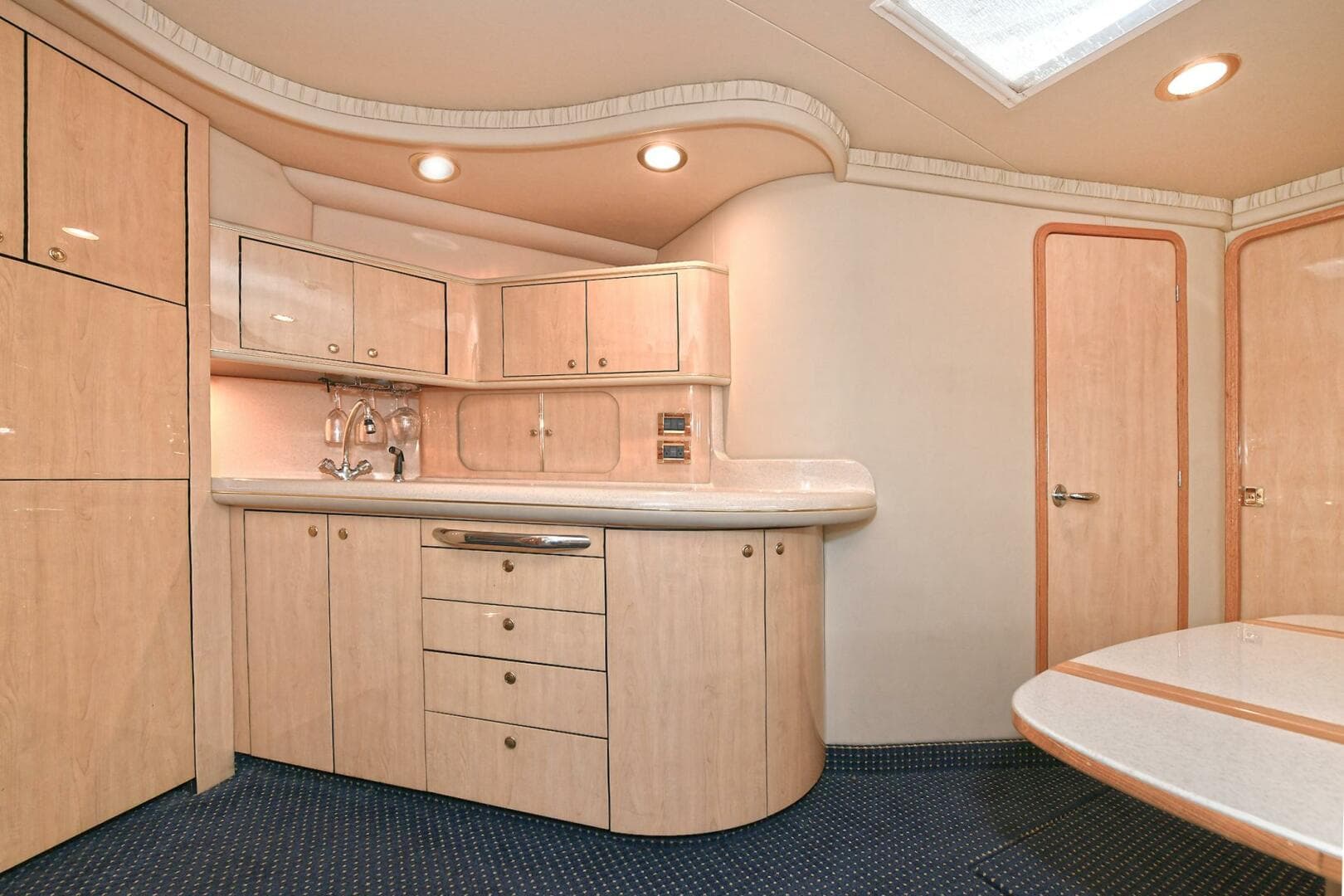 2000 Sea Ray 460 Sundancer — photo 24