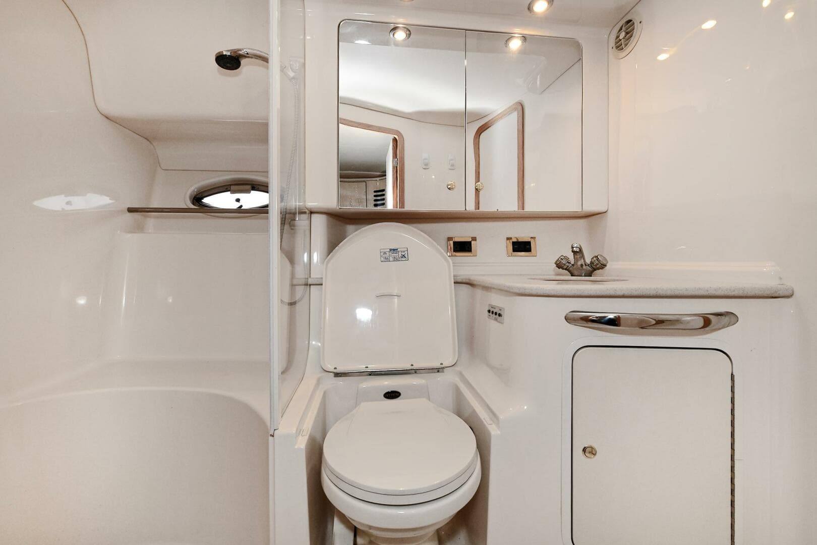 2000 Sea Ray 460 Sundancer — photo 32