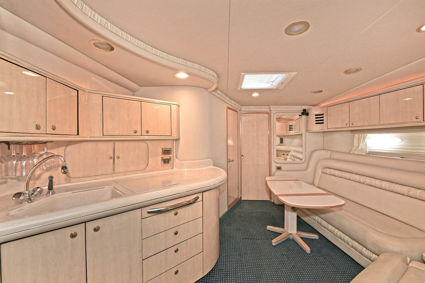 2000 Sea Ray 460 Sundancer — photo 29