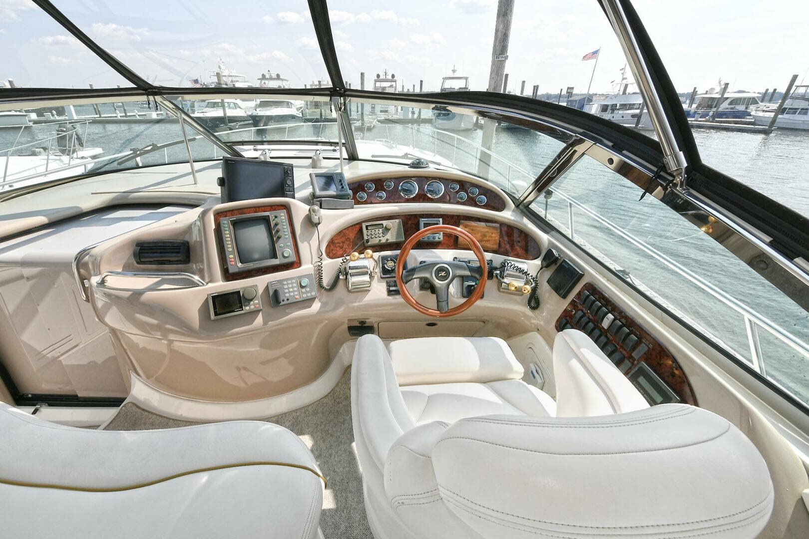 2000 Sea Ray 460 Sundancer — photo 17