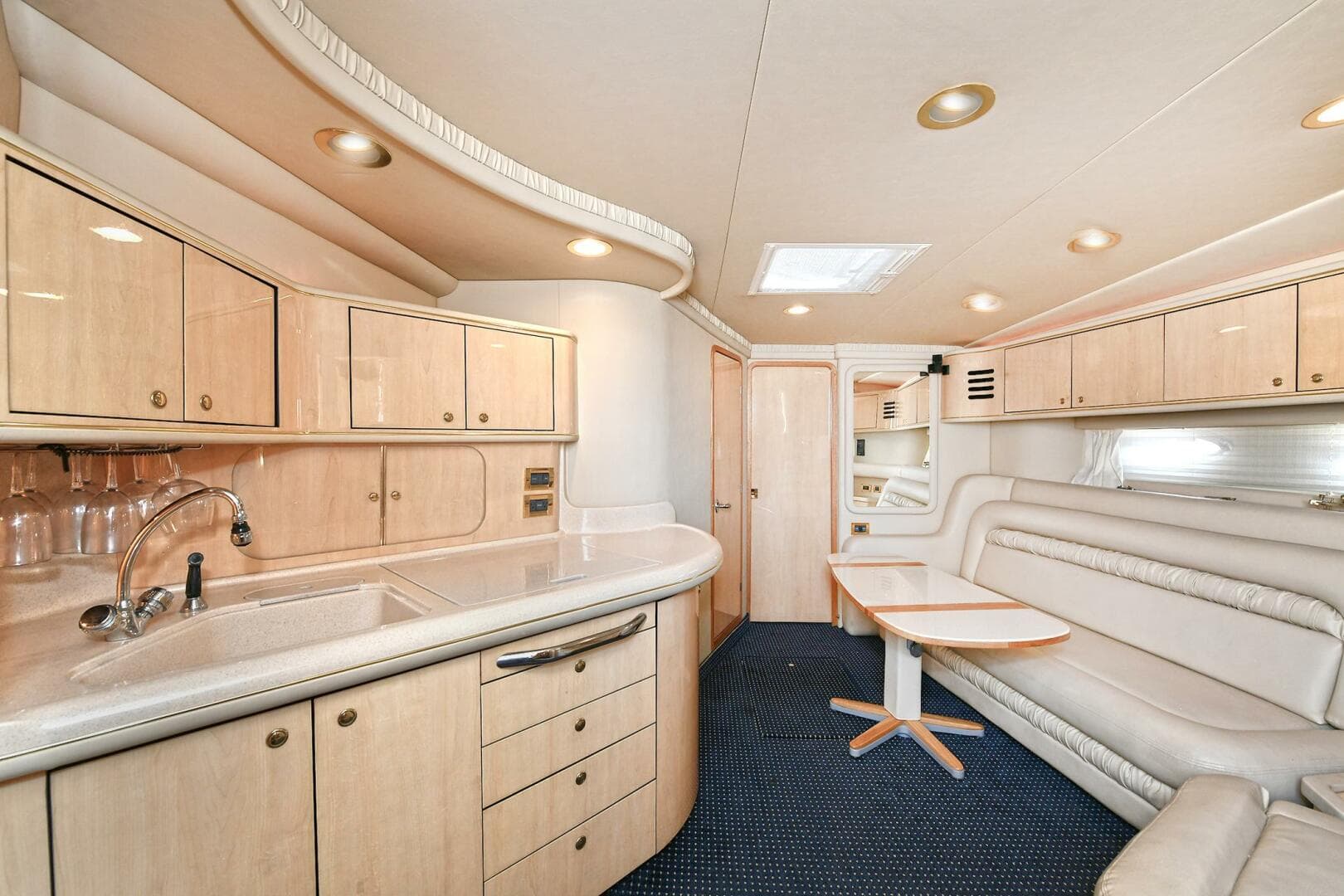 2000 Sea Ray 460 Sundancer — photo 22