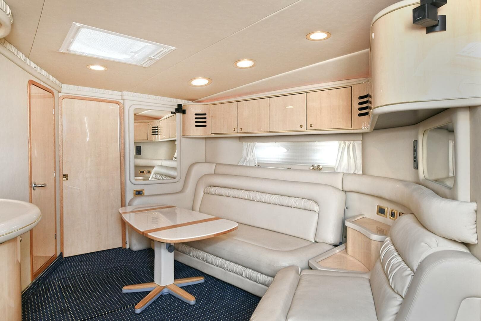 2000 Sea Ray 460 Sundancer — photo 23