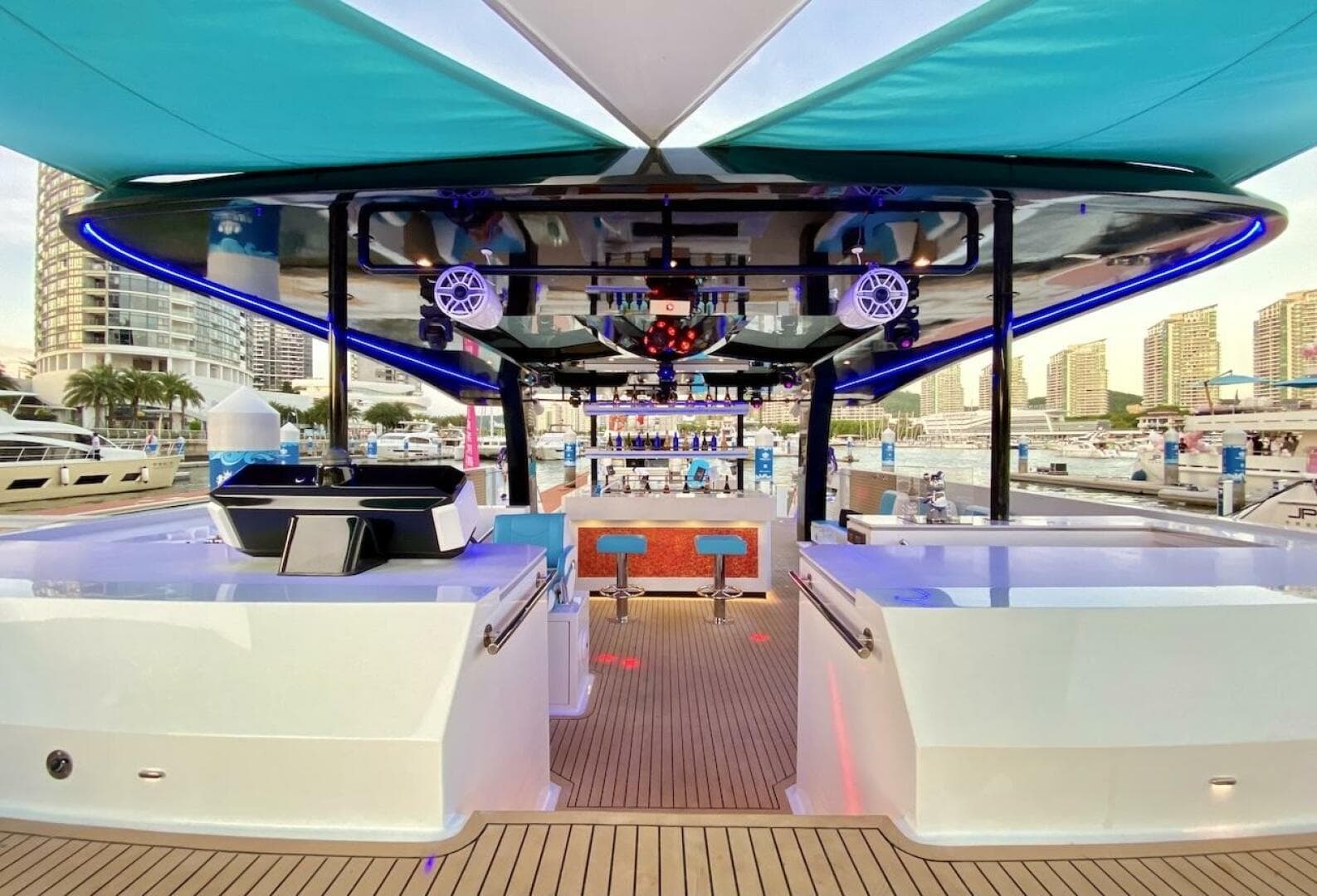 2026 Diamond Yachts P55 Power Catamaran — photo 7