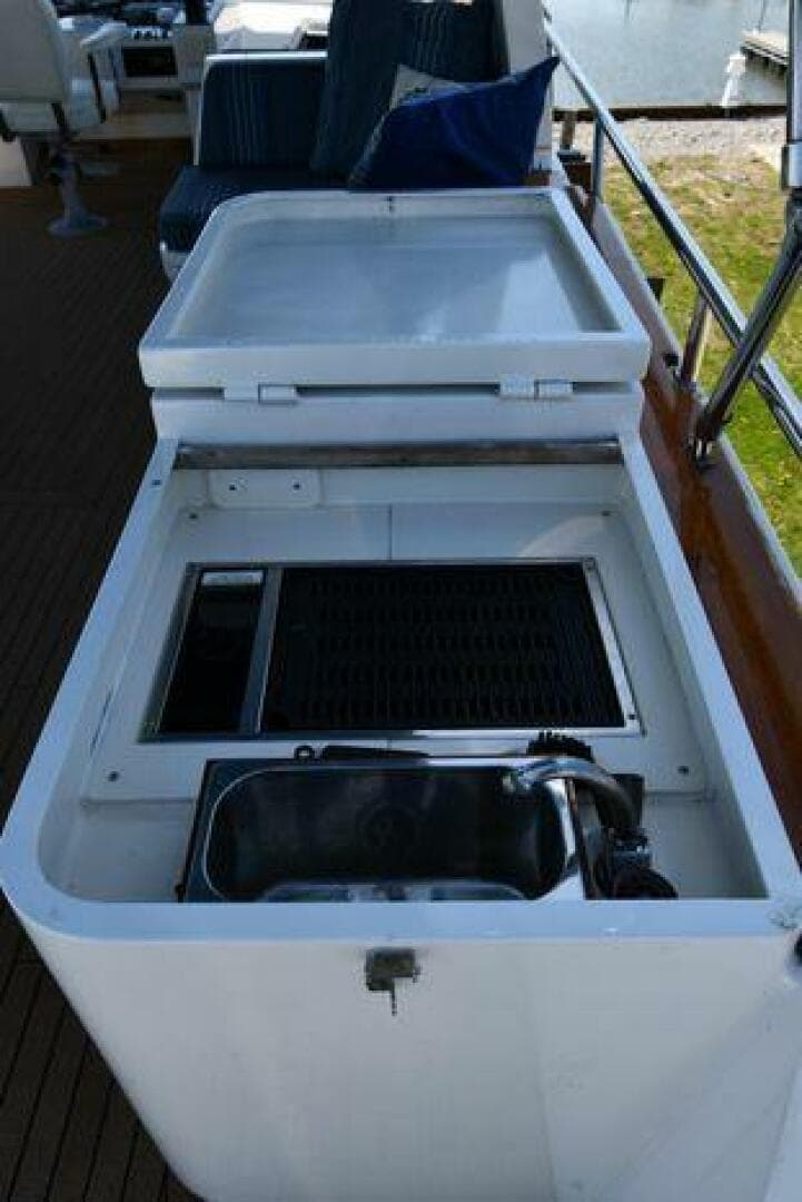 1986 Lowland 64 Pilot House Long Range — photo 57