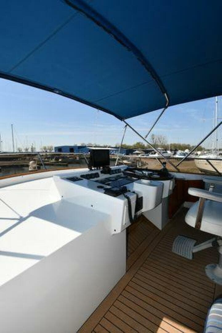 1986 Lowland 64 Pilot House Long Range — photo 30